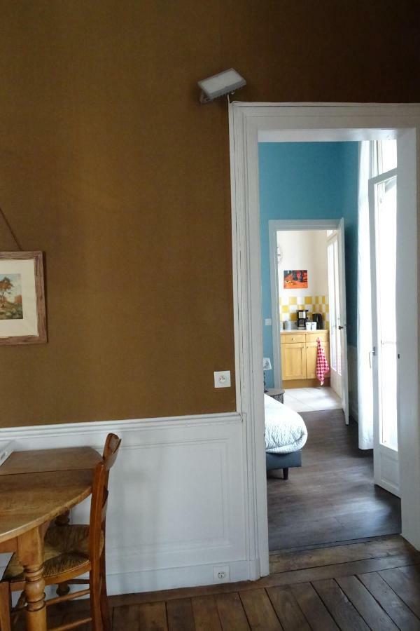 Le Quatre Bed & Breakfast Rennes Exterior photo