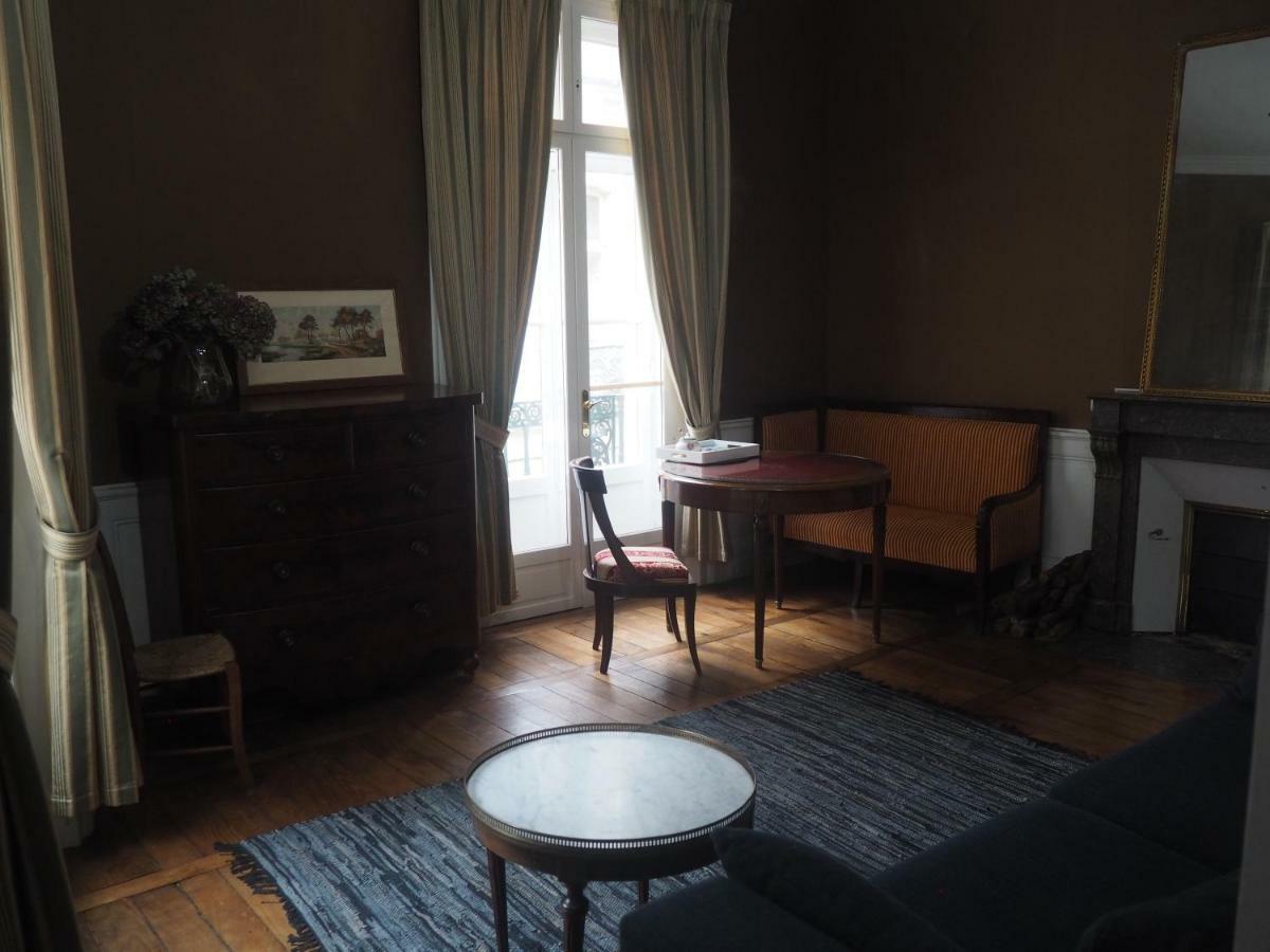 Le Quatre Bed & Breakfast Rennes Exterior photo